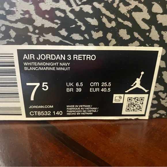 Nike - Picture 6 of 11